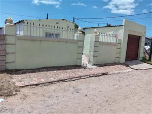 HOUSE FOR SALE Soweto-on-Sea