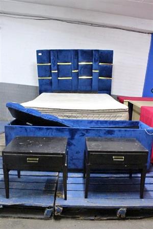 GRAY QUEEN BASE SET WITH HEADBOARD, KIST AND 2 PEDESTALS S066547I