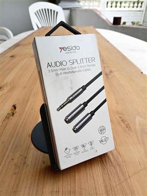 Yesido YAU27 3.5mm Audio Splitter Cable (Brand New)