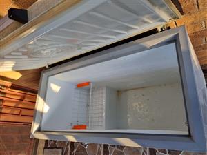 Ocean chest freezer model 272