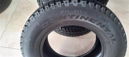 265/65/17 continental cross contact AT
