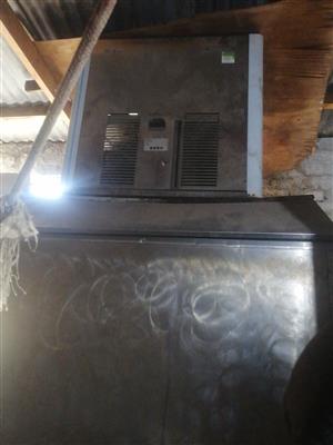 I have a icemachine M16 short still in a very good condition 