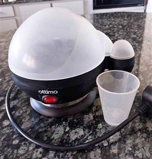 Electric egg cooker