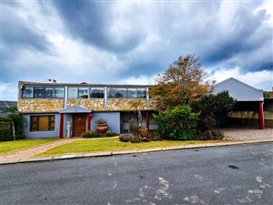 House For Sale in Still Bay West