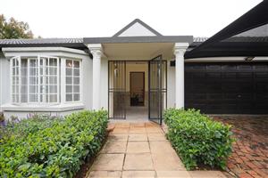 House For Sale in Clubview