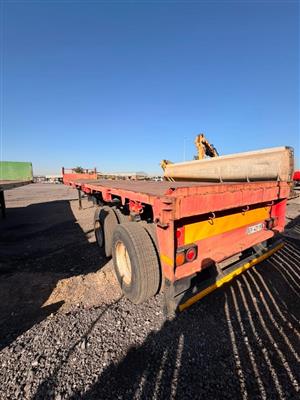 2002 Flat Deck  Trailer