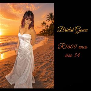 Bridal Gown/ wedding dress  ONCOSIZE 34