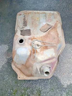 Toyota corolla baby crasida 3T carburetor petrol tank for sale WhatsApp or cell