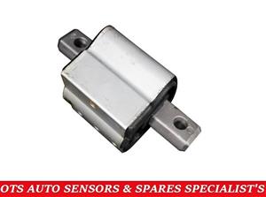 MERCEDES BENZ C180 CGI W204 M271 ENGINE GEAR BOX MOUNTING1