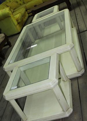3 P/C WHITE GLASS COFFE TABLE (S067634A)