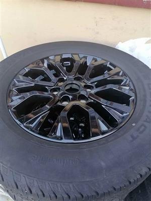 Black Thunder set of rims with used tyres 