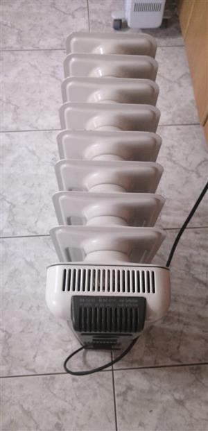Delonghi 9 Fin oil heater