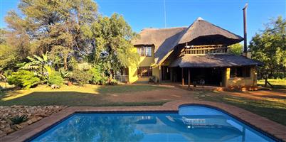 Charming 4-Bedroom Farmhouse Retreat in Leeuwfontein, Pretoria - A Rare Opportunity Awaits!
