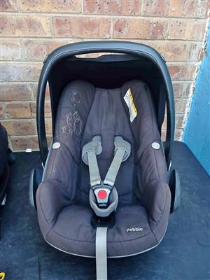 Maxi cosi baby car seat for sale