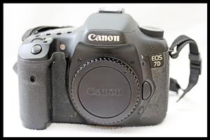 Canon EOS 7D - Body Only