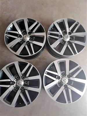 Toyota Hilux Darker GD6 18inch Mag Rim (WITH WHEEL CAPS)