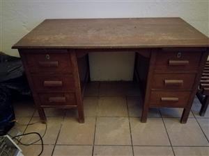 Vintage / older 6 drawer desk.