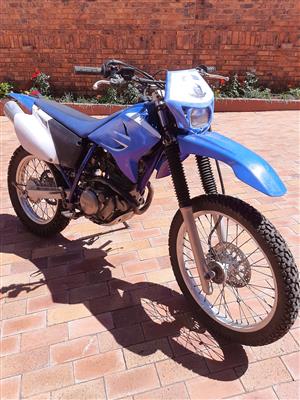 Yamaha TTR 230 off road.