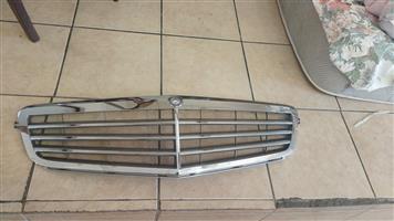 Mercedes grill for sale good condition original parts 