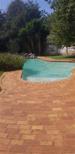 Upmarket Cottage in Edenvale