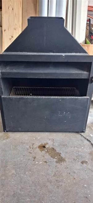 Megamaster 750 Builin Braai
