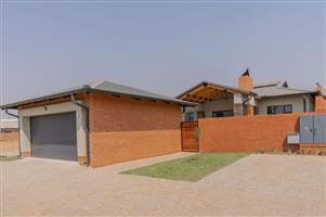 BUSHWILLOW. BRAND NEW MODERN FAMILY SIMPLEX IN SIX FOUNTAINS.