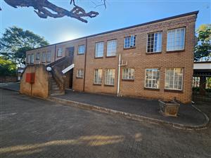 Spacious 3 bedroom apartment for sale, Ideal for Living or Investment,in Louis Trichardt