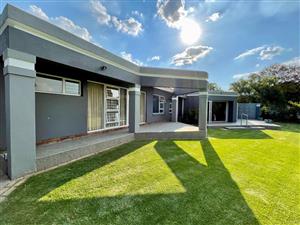 Luxurious property for sale in Secunda's prime location!  Excellent Location with a majestic view.