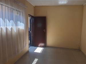 SPACIOUS ROOM FOR RENT IN KATLEHONG/SILUMA! 