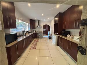 House For Sale in Glenvista