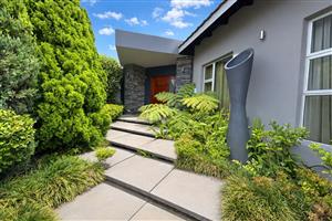 House For Sale in Douglasdale