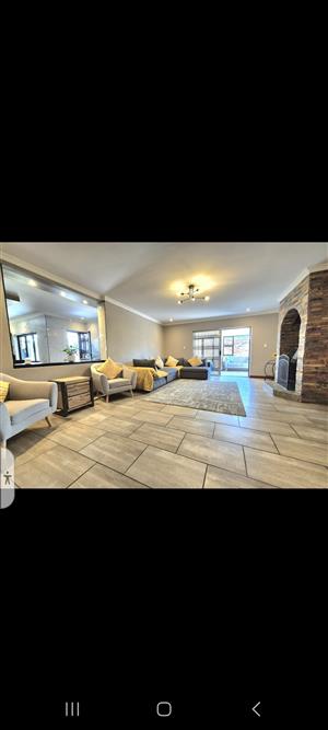 Immaculate move in ready modern secure house