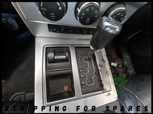 2.8 Jeep Cherokee KK 2010 (Auto): Second Hand Gear Lever