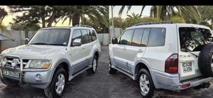 MITSUBISHI Pajero