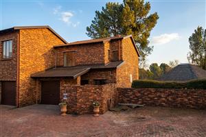Townhouse Rental Monthly in Randpark Ridge