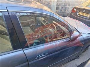 Jaguar S-type 3.0 v6 2000 right front door glass for sale