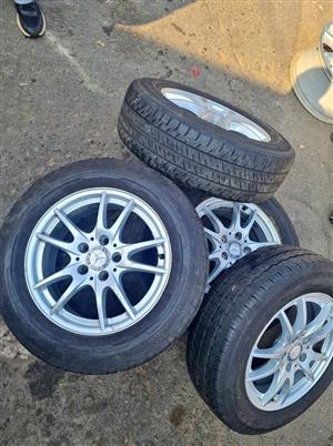 Mercedes Benz vito original alloy mags size 16+tyres used still in good condition