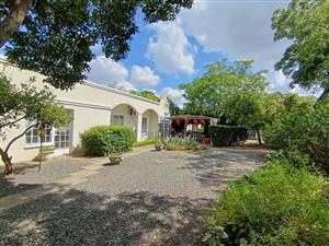 House For Sale in Universitas
