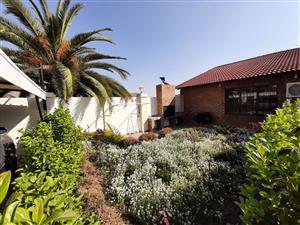 Townhouse Rental Monthly in DOUGLASDALE