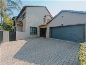 House For Sale in Amberfield Ridge