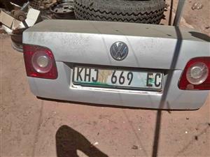 POLO VIVO BOOTLID