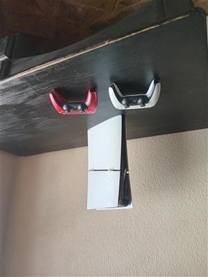 PS5 1TB/To, 4K/120, HDR Slim Console plus a SAMSUNG 32" TV for sale.