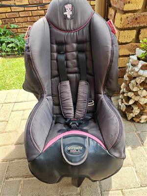Safeway Imola cutie girl car chair for sale. 9 kg to 25kg children.
