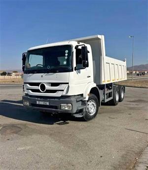 MERCIDES BENZ TIPPER Truck