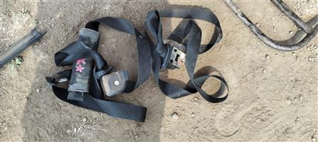 Opel (Corsa) safety belts