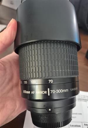 Nikon Tilt LCD Camera D5000 