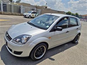 2009 FORD FIESTA HATCHBACK. MANUAL. VERY NEAT