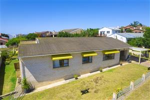 Spacious 3-Bedroom Family Home in Wavecrest with Sea Views