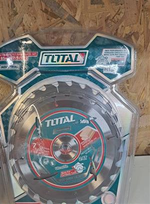 Brand New Total Tools TCT saw blade set