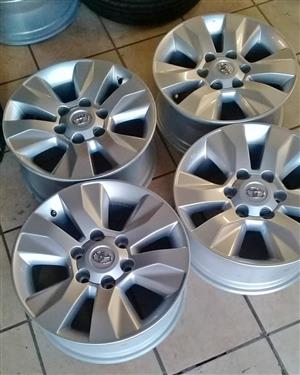 17inch Toyota Hilux GD6 original mags set